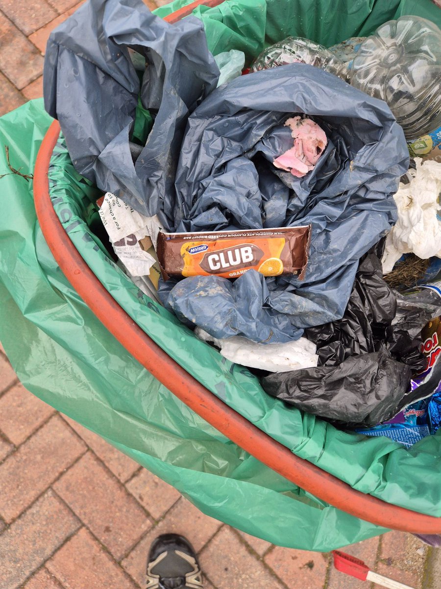 BBullrushes's tweet photo. We could have had a party today!  Unopened chocolate bars, bags of crisps &amp; then we spotted a bag thrown into a ditch. Surprisingly heavy, we spotted broken glass so opened the bag carefully to find a broken vodka bottle &amp; plastic cups &amp; these bottles. 🥳🍾#NotABin https://t.co/H9FNAo46O8