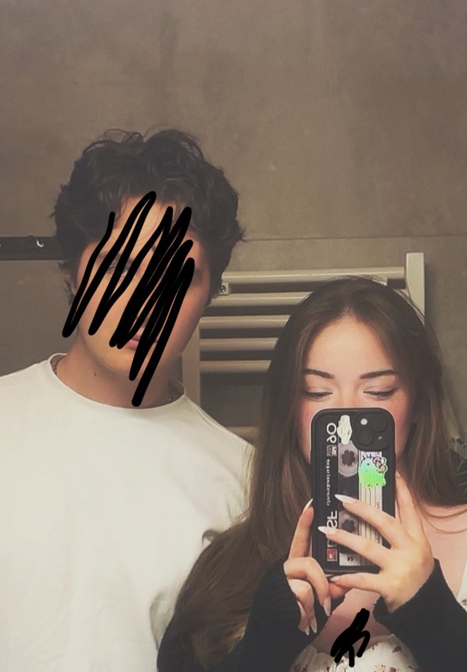 chelziia's tweet photo. Notice how he posts no photos of himself with a white woman lollll 
anyway heres me and my white husband 💕 https://t.co/FuDR4bHjQQ