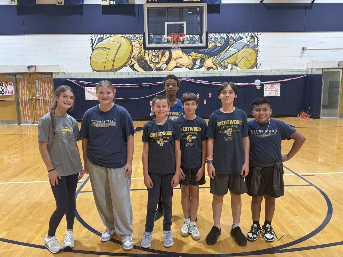 BrentwoodBoroSD's tweet photo. Brentwood students, staff and alumni are rockin’ their #Spartan gear for Homecoming! @BWoodSpartans host Monessen at 7 pm; the HS Hall of Fame honorees and Homecoming court will be introduced and HC Queen announced. Come out and support the Spartans! #BBSD https://t.co/HF78ZY7yOe