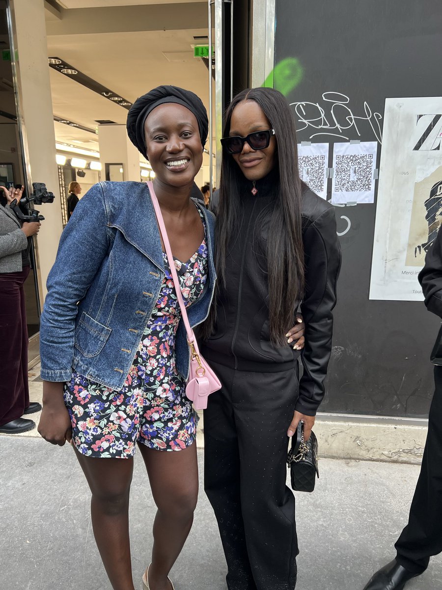 Joanaaa_P's tweet photo. With the DREAM TEAM in Paris ❤️‍🔥

We had a blast guys, it was so nice to see everyone again, on a cloud rn✨

OLANDRIA FOR OTTOLINGER SS27 
#OlandriaxOttolingerSS27 
#OttolingerSS27 https://t.co/eYkhfhRbw4