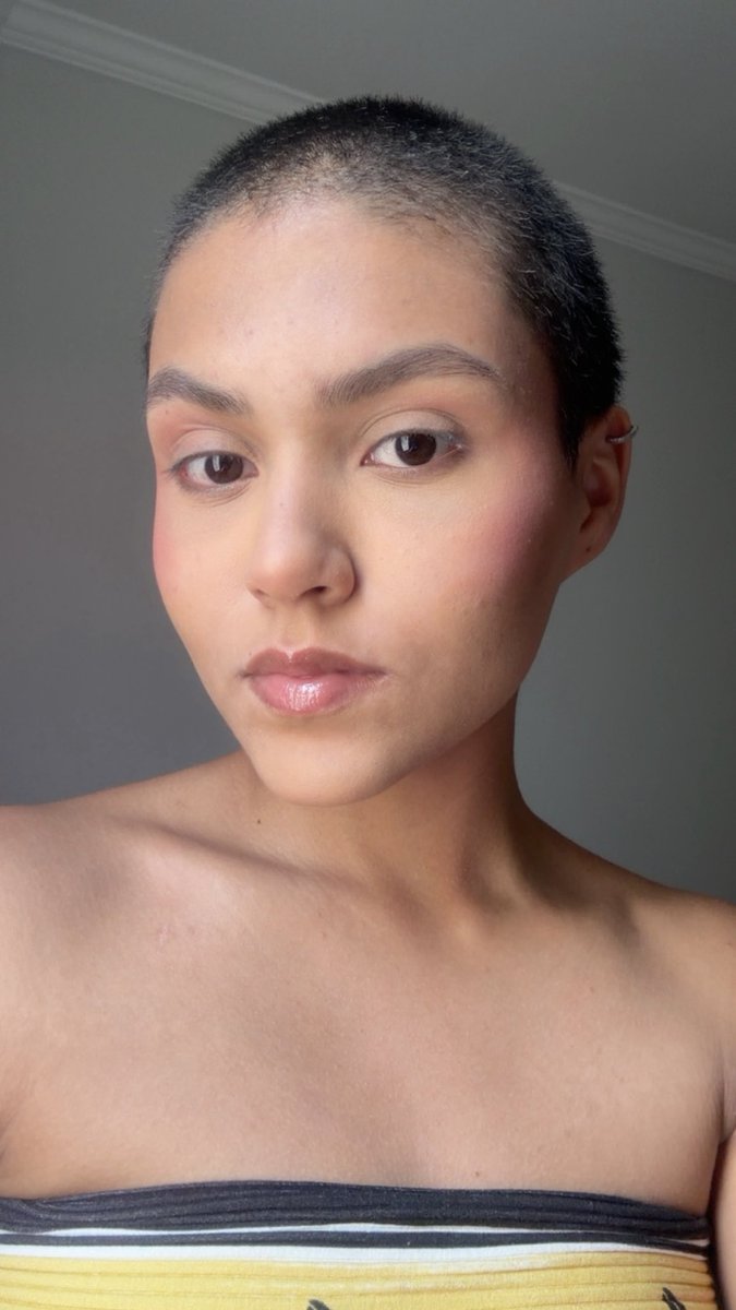 imgbratz's tweet photo. oiii vc deixaria essa mulher careca mandar em vc? https://t.co/ffucoyvxvj