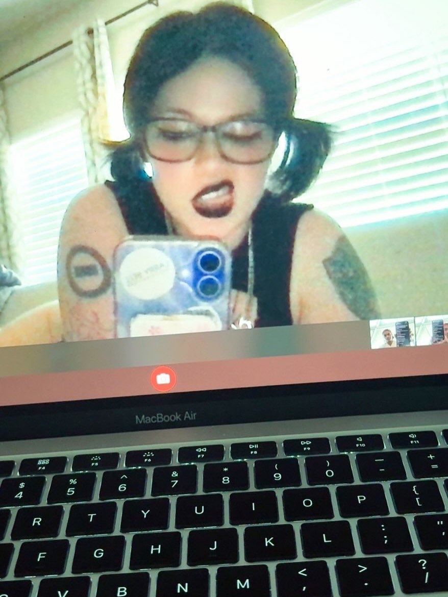 RedEveGoddess's tweet photo. Sup simps losers bugs and paypigs dm me https://t.co/Lyl4IgHhOZ
