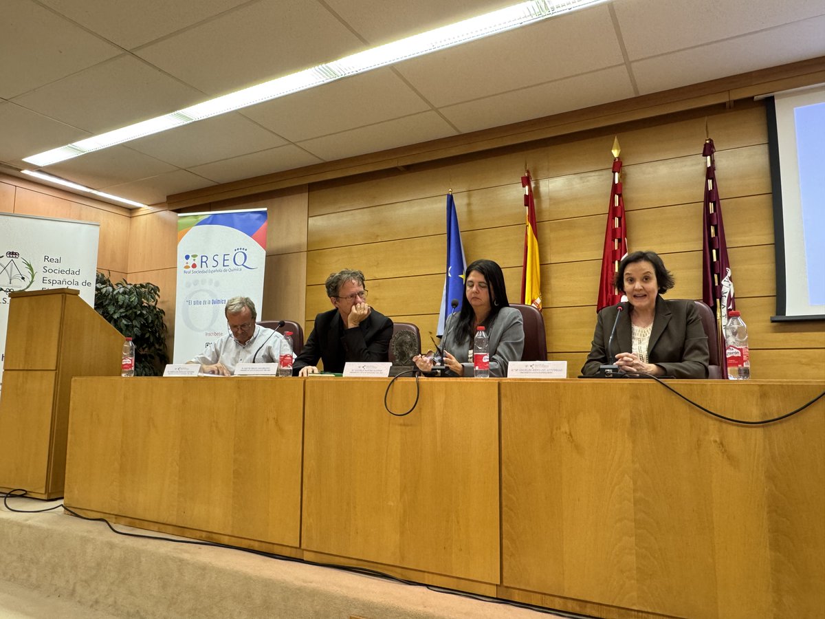 _GENAM's tweet photo. We had a fantastic day celebrating the 25th anniversary of @_GENAM at @quimicasUCM! Inspiring talks by PhD award winners and invited speakers, plus a roundtable with former presidents on GENAM’s history and future challenges. Here’s to the next 25! @RSEQUIMICA @RSEF_ESP https://t.co/T9xHv9XVrN