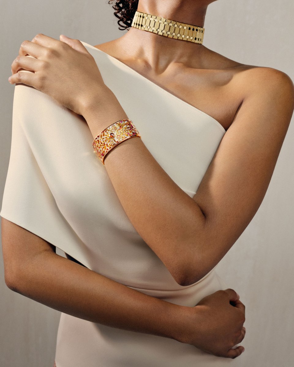 AudemarsPiguet's tweet photo. An icon reimagined. 

Since 1972, the Royal Oak has continuously evolved while remaining true to its identity. First imagined by Gérald Genta in 1972 and later reinterpreted by Jacqueline Dimier in 1976, its distinctive design language has transcended generations, sizes and styles. Today, the Royal Oak Joaillerie collection carries this legacy forward, transforming one of the Manufacture's most iconic codes into a new expression of creativity.

Frosted Gold Royal Oak - Summer Haze Choker - Ref. COL000012AA
Dream of Joux - Sunburst Royal Oak Cuff - Ref. BCT000023AA

Discover more: https://t.co/kc3LPxr2aU

#AudemarsPiguet #RoyalOakJoaillerieCollection