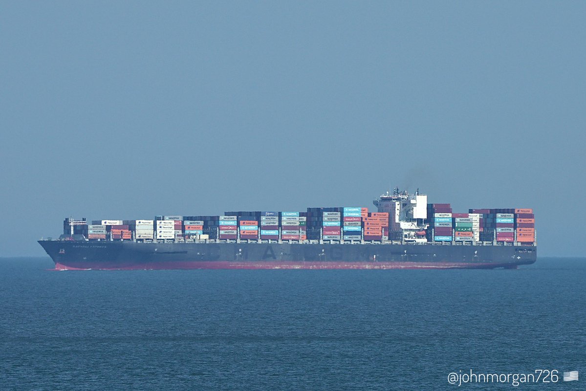johnmorgan726's tweet photo. Chartered by #HapagLloyd the HAIPHONG EXPRESS, IMO:9778129 en route to Norfolk, Virginia, flying the flag of Singapore 🇸🇬. #ShipsInPics #ContainerShip #HaiphongExpress https://t.co/42m66s6ZNV