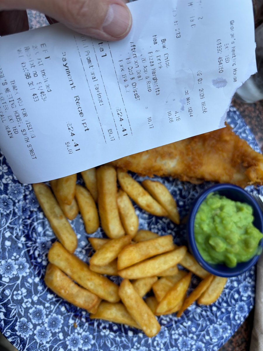 SaveWithCrypto's tweet photo. None of that MacD nonsense here, good old 'Spoons for #FREECHIPPYFRIDAY - daughter had a pizza of course...doh! $SOL $CHIPPY https://t.co/pVBWeZ5IDf