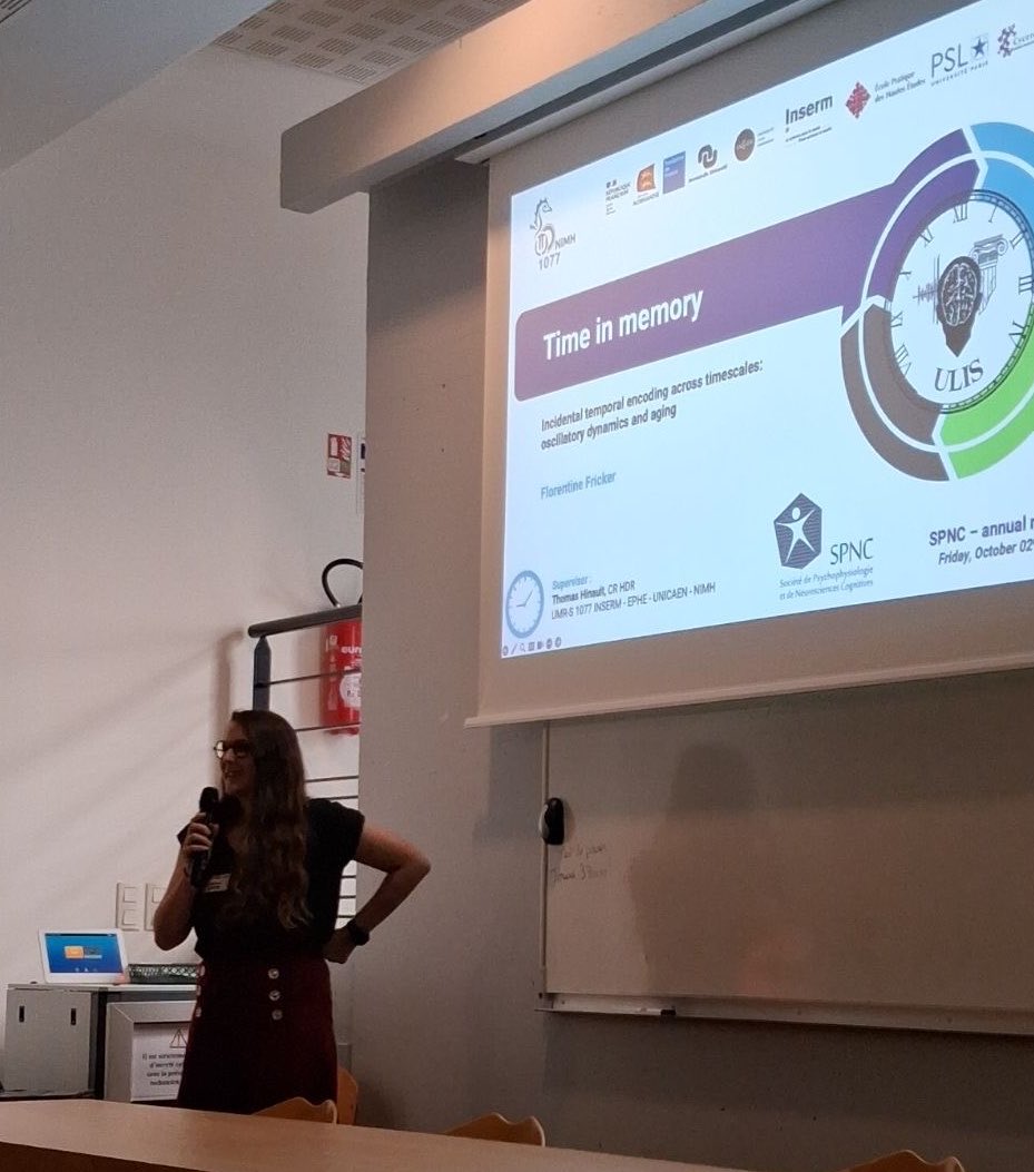 Flor_Fricker's tweet photo. Clap de fin sur la #SPNC 2026 à Tours ! Des échanges autour de l’EEG, une salle bienveillante du début à la fin, et ma toute première communication orale. 
Merci à la @SPNC_fr pour cette opportunité et merci à @T_Hinault pour la confiance !🧠✨ https://t.co/xhuPxDi4Gu