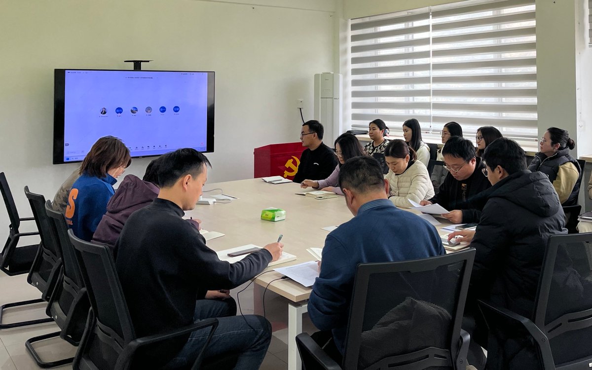 patri_swee__25e's tweet photo. When the morning breeze blows through the foot of Lushan Mountain, the flame of research and innovation flickers bright—every small spark of effort here leads to tomorrow’s big breakthroughs! https://t.co/HQ0XOxInPQ