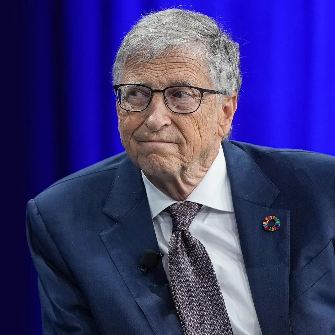 valuetainment's tweet photo. NEW: Bill Gates wants robots to pay taxes just like human workers. https://t.co/vqg48a3fuE