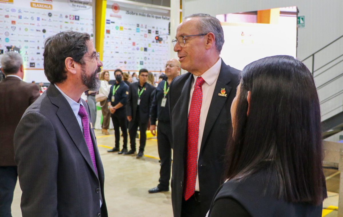 IberoPuebla's tweet photo. El Rector de la IBERO Puebla, el Dr. Alejandro E. Guevara, asistió al Informe del Banco de Alimentos en Puebla y Tlaxcala. Una muestra clara de cómo la capacitación, la concientización y las alianzas estratégicas nos permiten formar juntos una comunidad mucho más fuerte y solidaria.