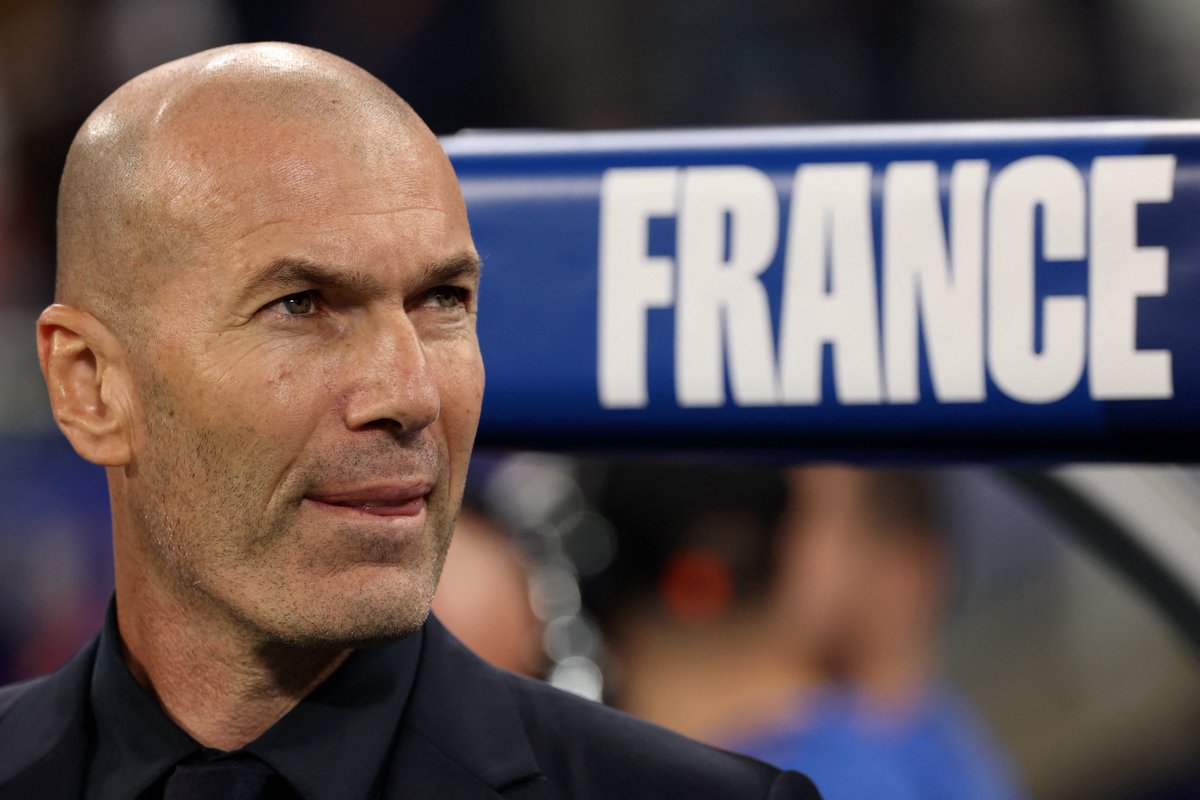 FabrizioRomano's tweet photo. ✨🇫🇷 Zinedine Zidane returns at Stade de France as new national team head coach. https://t.co/bdYvnILme9