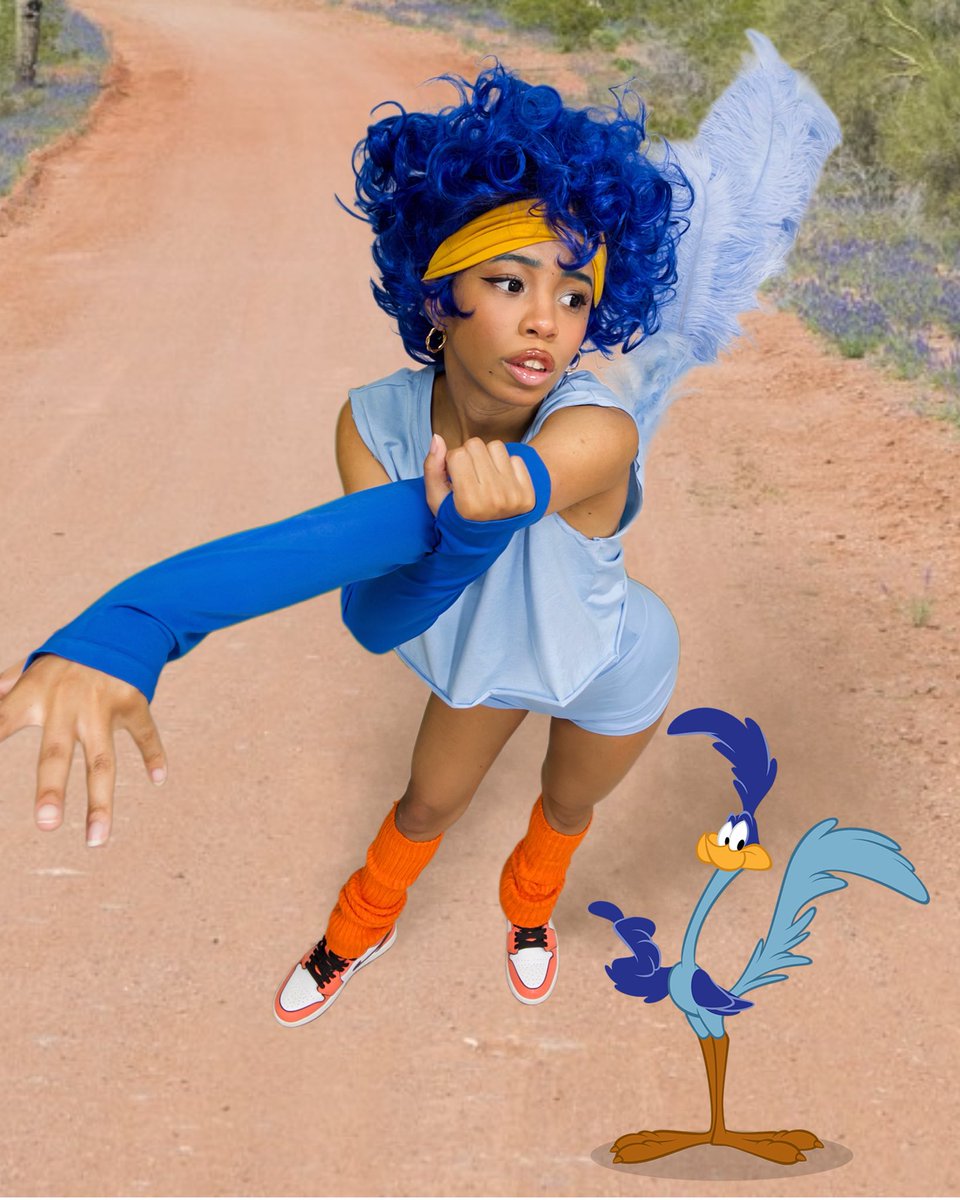 SimplyHunni_'s tweet photo. Beep beep? 
#roadrunner https://t.co/B1yV0sVMZi