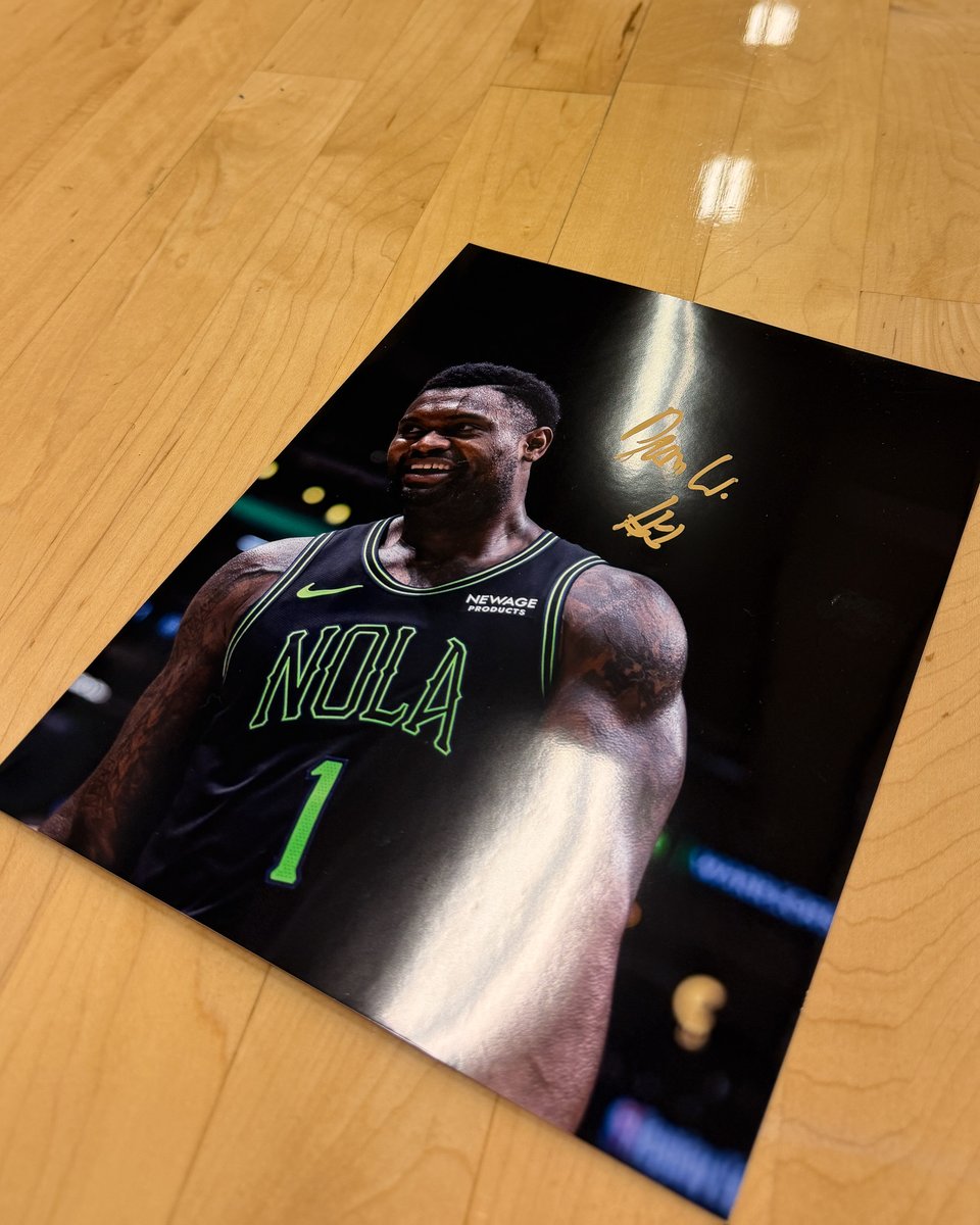 PelicansNBA's tweet photo. Want a Zion autographed pic?? 👀

RT for your chance to win a Zion Williamson autographed photo ‼️

#Pelicans | Rules 🔗 https://t.co/zBfZ32Z5eG https://t.co/I0m0lr11QV