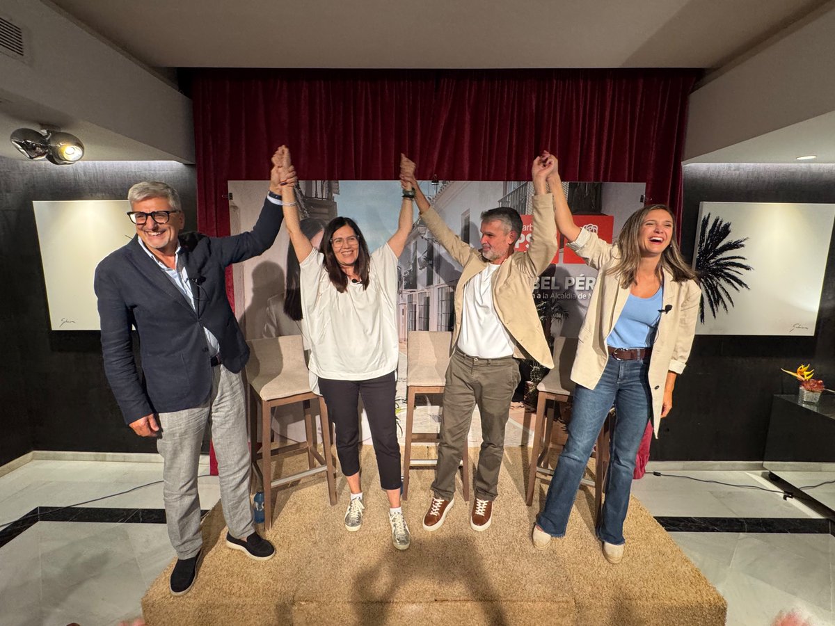 PSOEmalaga's tweet photo. 🏠 @23IsaPerez pone la vivienda y la movilidad en el centro de su proyecto para #Marbella.

🌳 Más espacios públicos, protección del patrimonio y una idea clara: “un gobierno para la gente”.

ℹ️ Más info en https://t.co/44iDoV7VFr https://t.co/xdPyBzoSED