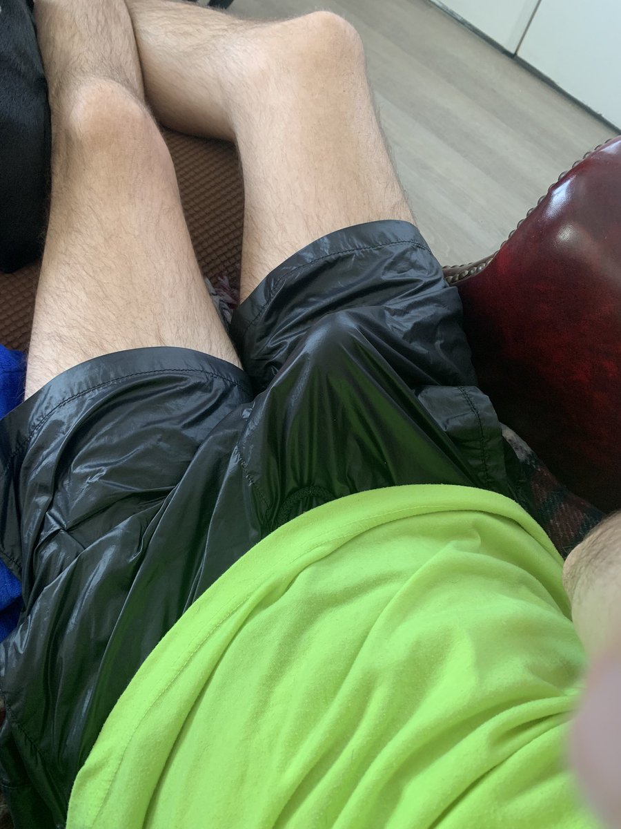 stky_0000oo's tweet photo. Back from a jog. I can smell it from here 😎 https://t.co/7E8VgoGqLF