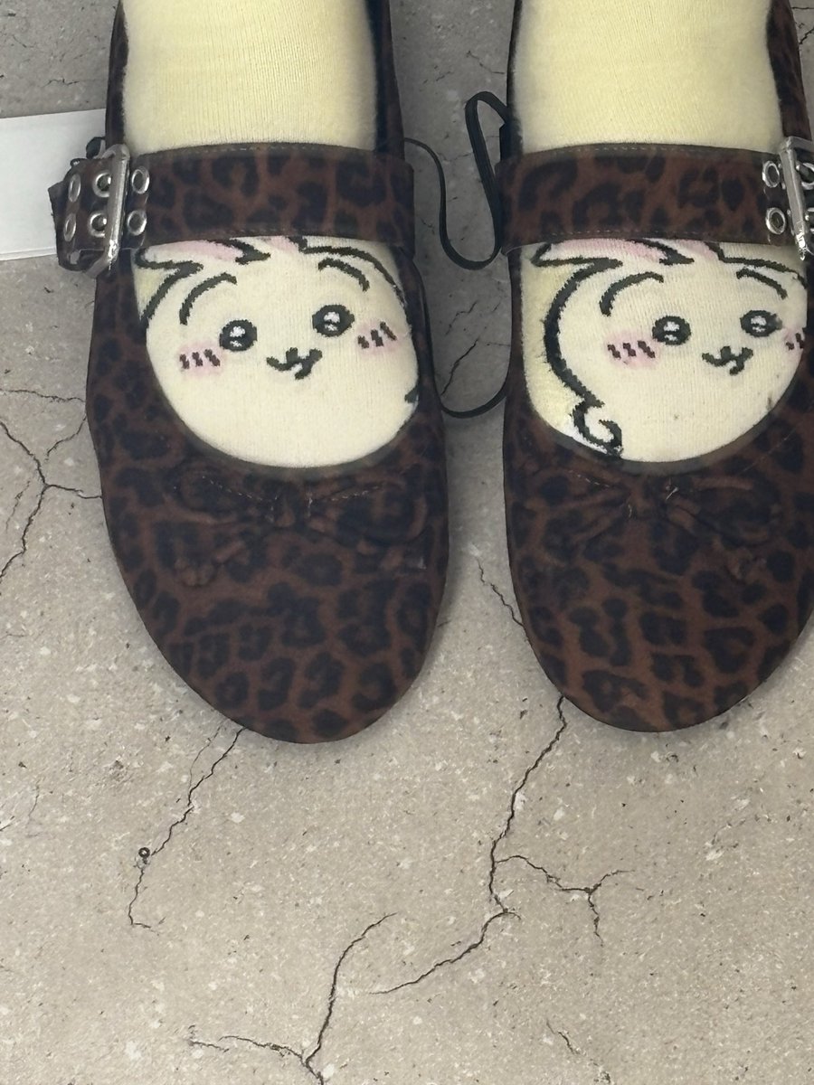 mymelocafe's tweet photo. nueva adquisición (los zapatos) https://t.co/MYqBPCsKXK