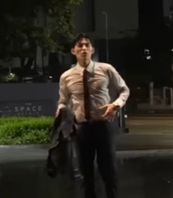 buzunkalbii's tweet photo. the hottest man 👀🥵 https://t.co/gOsB8olY3k