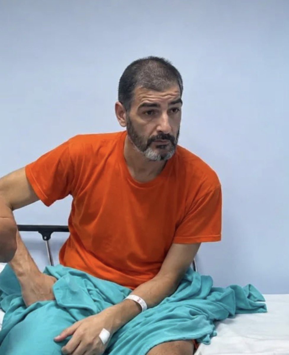 andrscoronel's tweet photo. Espeluznante ver el estado de salud en el que tienen a Aquiles Álvarez. Hay claras señales de desnutrición y tortura.

El régimen de Noboa está acabando con su vida a la vista y paciencia de todos. 

Noboa se maneja como una mafia. Qué miedo. https://t.co/tVOl8UB33J