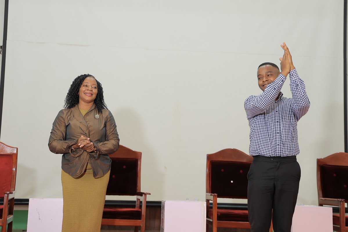 SabrinaKitaka's tweet photo. Beyond the Classroom how do students thrive?Our lives start off like a blank slate or a tabular rasa #VMIUganda @AlexSsekabembe @Makerere https://t.co/v3gO5lVT4I