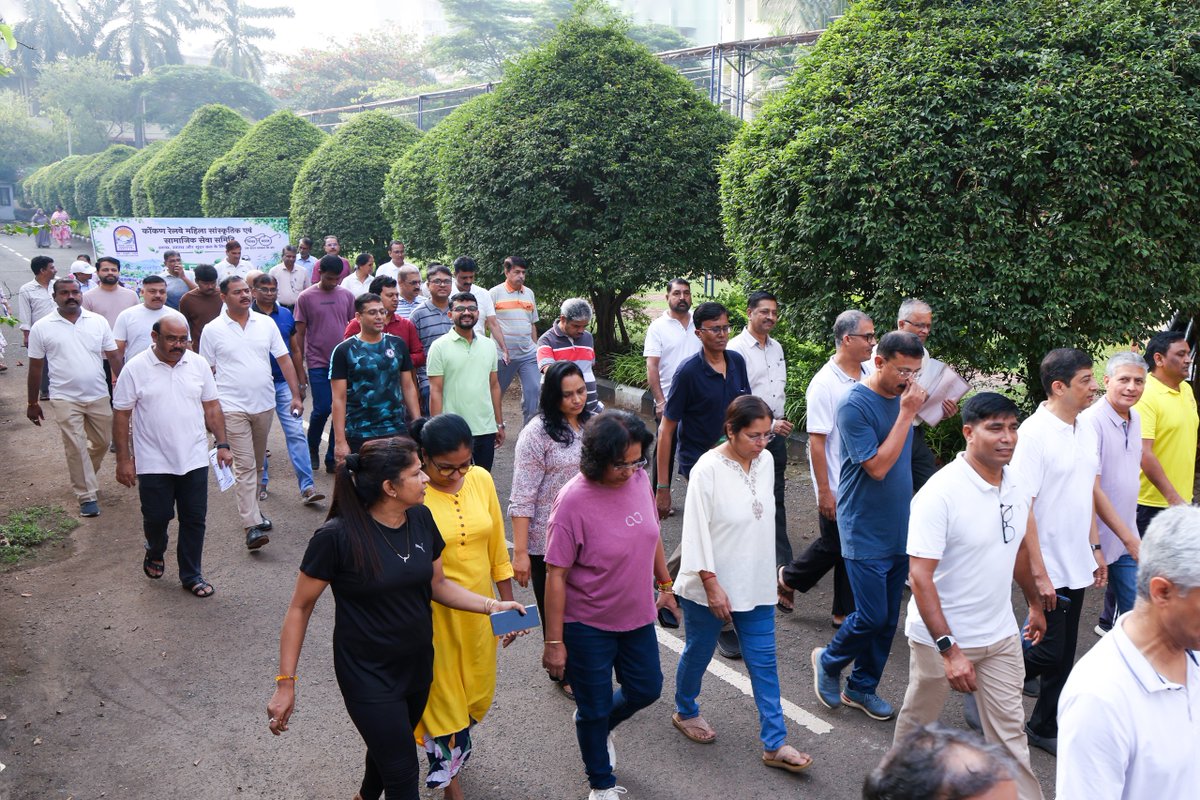 KonkanRailway's tweet photo. #SwachhataHiSeva2026 | A Prabhat Pheri was organised at Konkan Rail Vihar, Colony, spreading the message of cleanliness and civic responsibility.
#SwachhBharat #SadarSeva https://t.co/SMcQsPUaMY