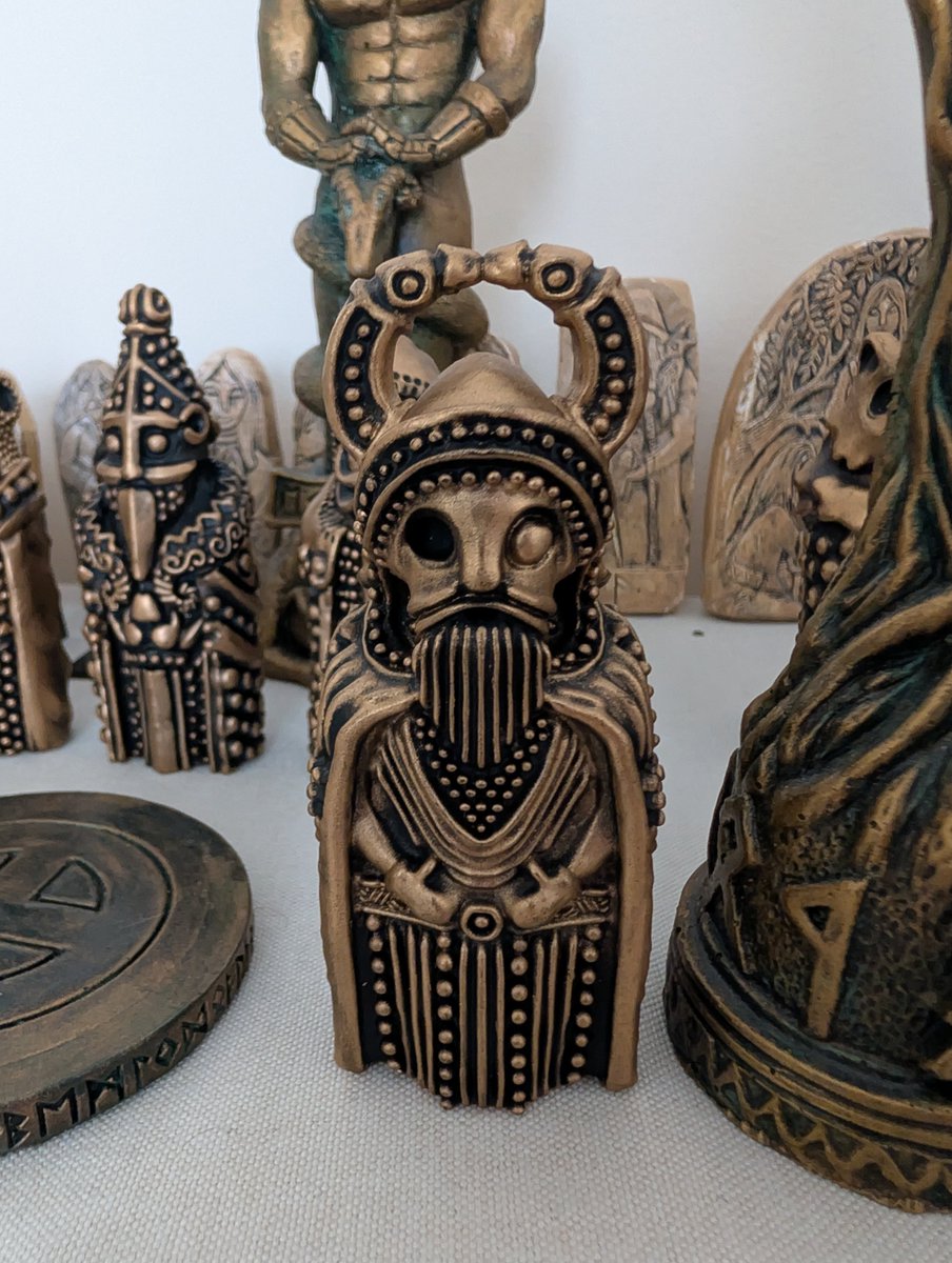 Wulfcytel's tweet photo. My Allfather statues https://t.co/7BsH8IQzxZ