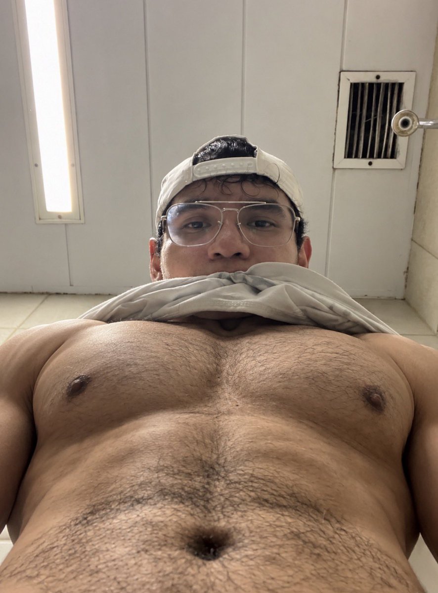 vo120401's tweet photo. Ya toca rasurada 🦍 https://t.co/bHNByaVHEc