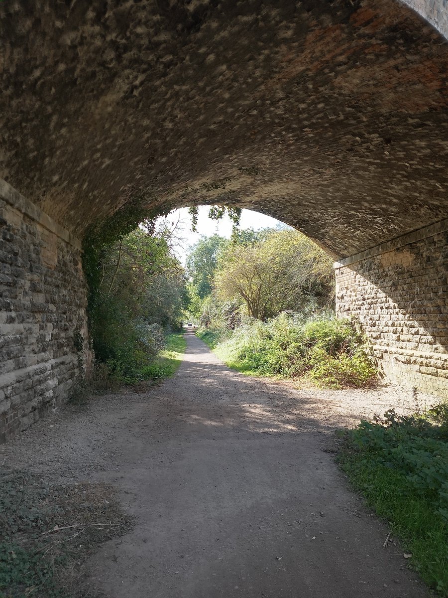 phil0073's tweet photo. #BywayFriday & #FootpathFriday on the #Greenway (formally #NeneValleyRailway aka #NorthamptonAndPeterboroughRailway ran by #LNWR) heading for the site of the #RingsteadAndAddingtonRailwayStation.
#PhilOnaBike https://t.co/4tWFTDiZMm