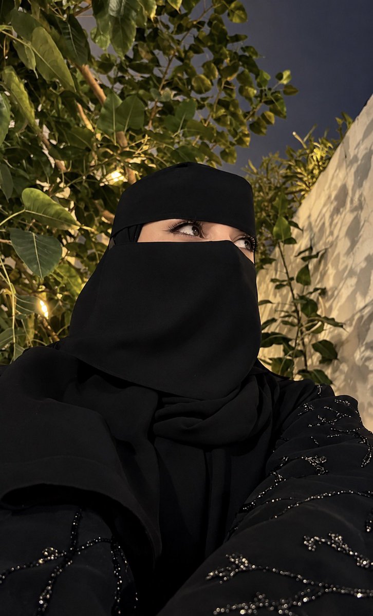 sAmr___2025's tweet photo. النقاب ستر 
النقاب عـفه
النقاب راحـه
النقاب حريـة 
النقاب فـخر 
النقاب مكانه 
النقاب هوية المرأة السعودية 
لم يكُن النقاب حاجز للنجاح والعلو ولم يمكن عاتقاً للحرية✅. https://t.co/tBhr91j8zM