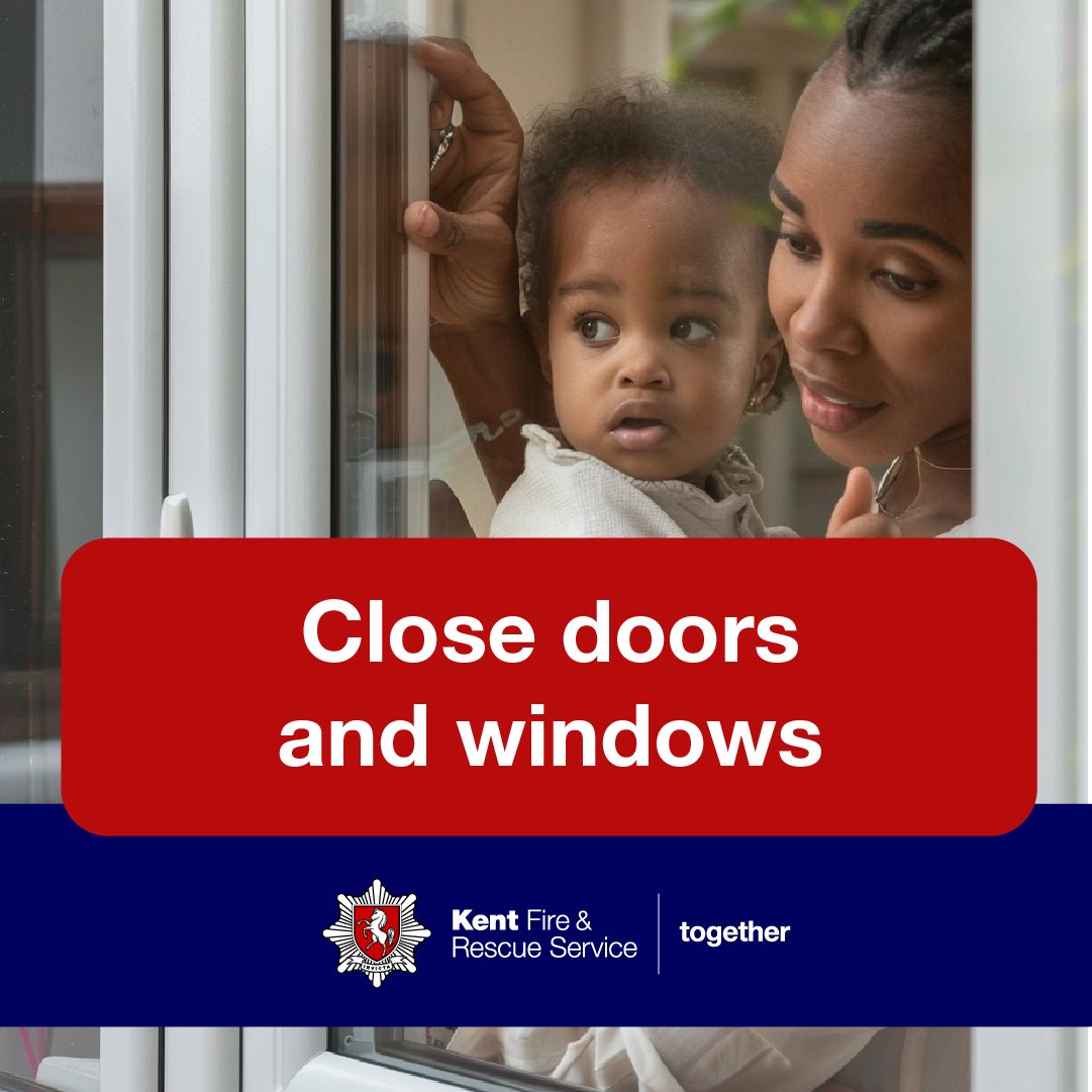 kentfirerescue's tweet photo. ⚠People living near Elmstone Lane in #Maidstone are advised to close windows and doors due to smoke coming from a fire in an external building. Six fire engines are at the scene, and crews are working to extinguish the fire.

More, here: https://t.co/Ki2bSvBnlx https://t.co/EebZ2ULWGQ