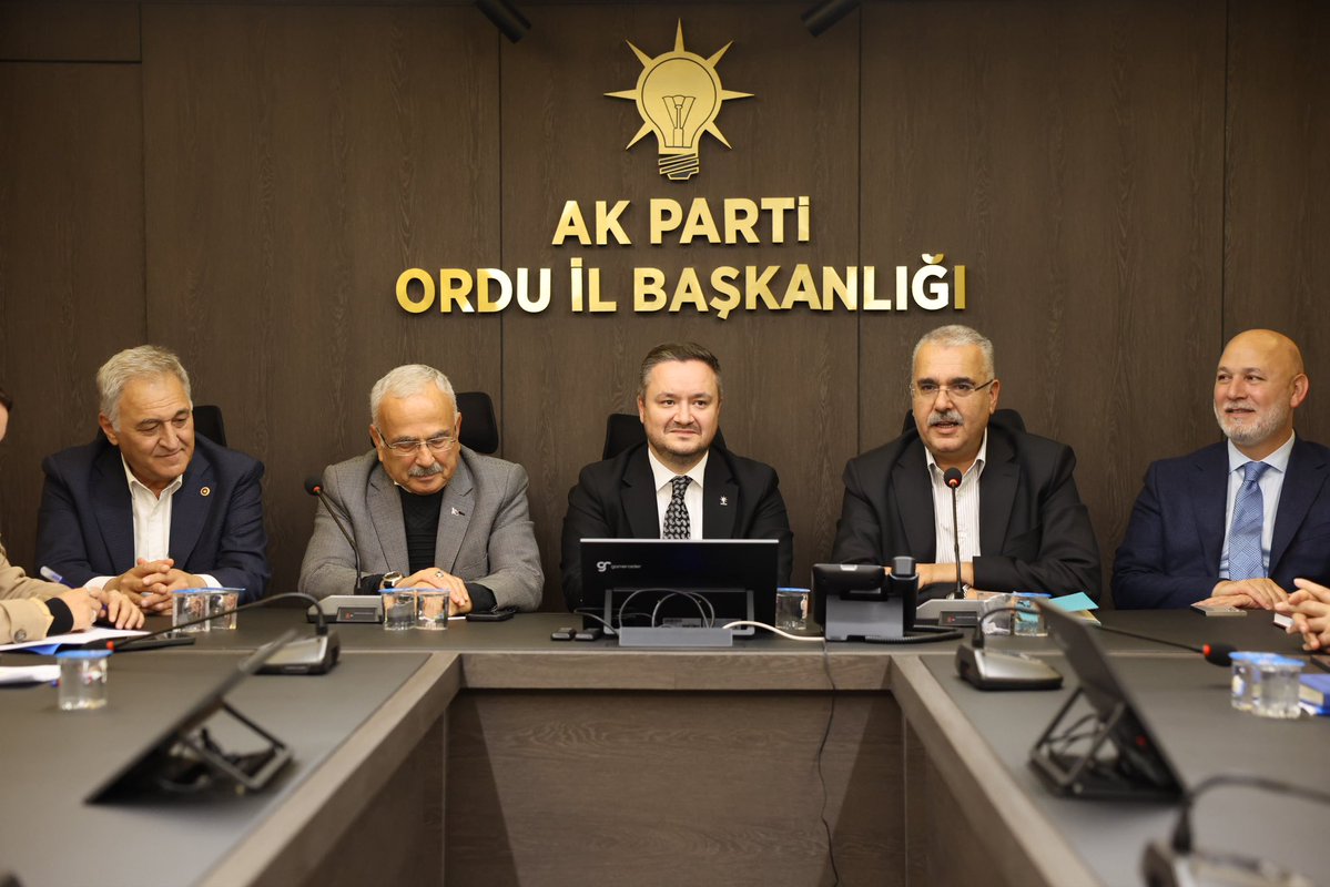 akpartiorduorg's tweet photo. İl Koordinatörümüz, Çorum Milletvekilimiz Sayın Yusuf Ahlatcı, İl Koordinatörümüz Sayın Hakan Karaduman, Ordu Büyükşehir Belediye Başkanımız Sayın Dr. Mehmet Hilmi Güler ve Milletvekilimiz Sayın İbrahim Ufuk Kaynak’ın katılımlarıyla İl Başkanımız Sayın Samet Özdemir başkanlığında AK Parti Ordu İl Yönetim Kurulu Toplantımız gerçekleştirildi.

Teşkilat çalışmalarımızı ve şehrimize yönelik hizmetlerimiz değerlendirildi.

Toplantımızın teşkilatımız ve Ordu’muz için hayırlara vesile olmasını diliyoruz.

@yusufahlatci 
@hkaraduman55 
@mhilmiguler 
@ozdemirsamet