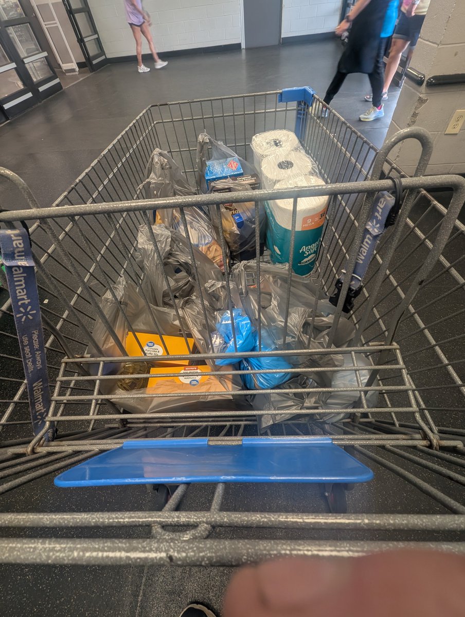 America1stEM's tweet photo. Grocery shopping this evening at Walmart ✌️ https://t.co/vyqnQcM2EN