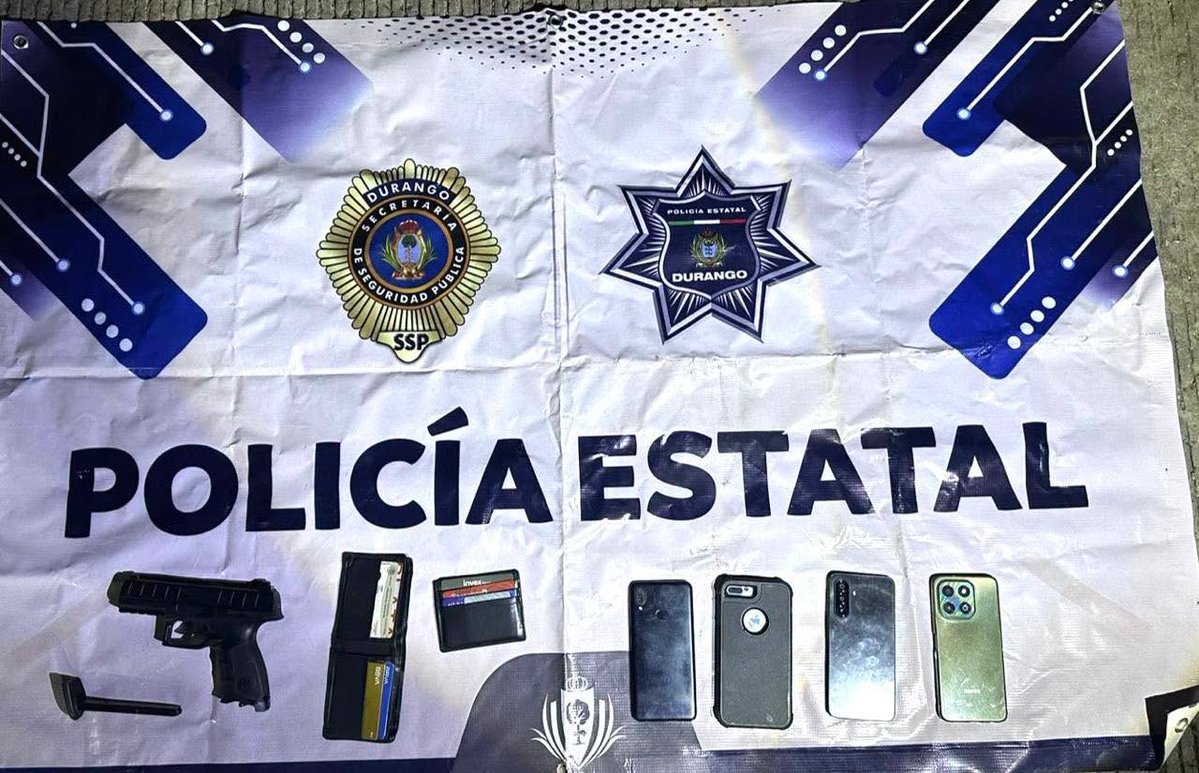 sspdgo's tweet photo. #PolicíaEstatal #Durango logra desarticular una banda de ladrones de vehículos que con lujo de violencia despojaban a sus víctimas de dichas unidades, al momento de su detención se les aseguraron dos automóviles robados. Nota Inf. ⤵️
https://t.co/sEakLwySGE https://t.co/Fm7NXkQuMb