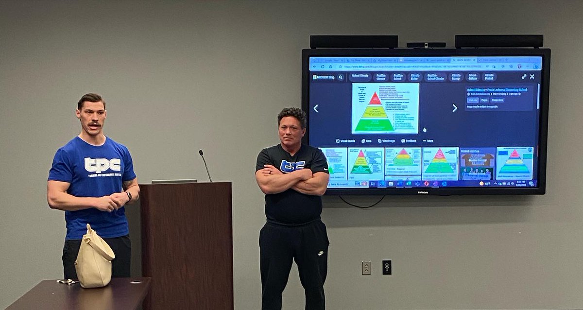 TreasDxFredeDAU's tweet photo. Incredible evening with coach @justuskree19 and coach Mitch @jennsmith. 2 discussing the year in review with families of @bloomington_thunder_hockey! Looking forward to building on the #gainz in our upcoming #hockeyoffseason program starting in https://t.co/9A9UzfABnl