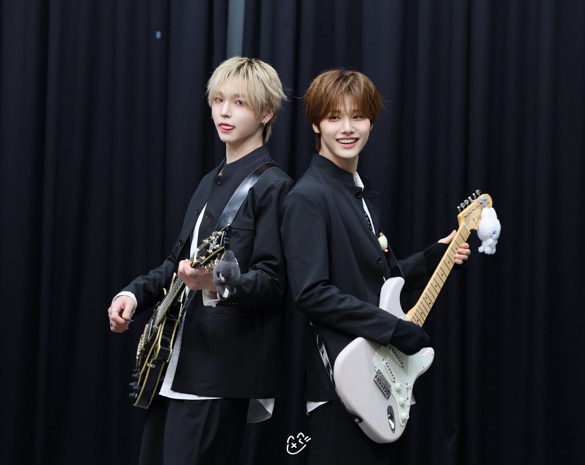 koicha5s's tweet photo. 261002
귀염즈 밴드 결성 🎸

#idntt #아이덴티티 #이재영 #이환희 https://t.co/kD0Fpd1trK