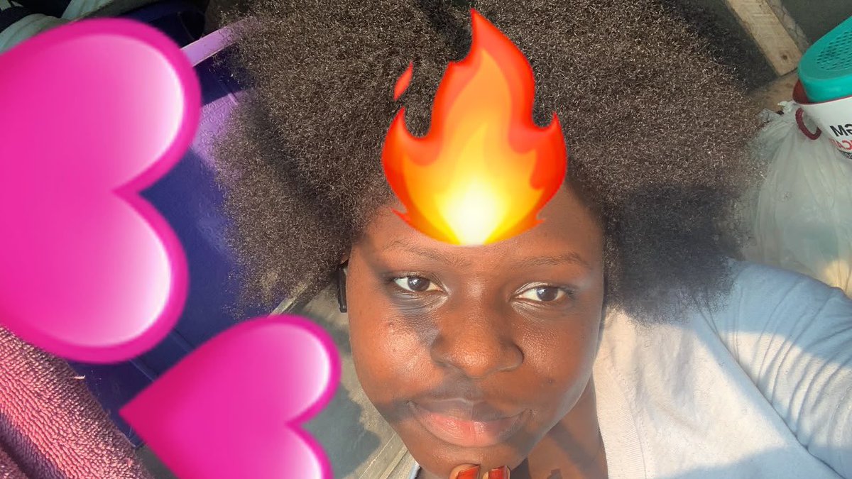Maryamumarxo's tweet photo. Me sef notice am https://t.co/bSTweWv3Q1