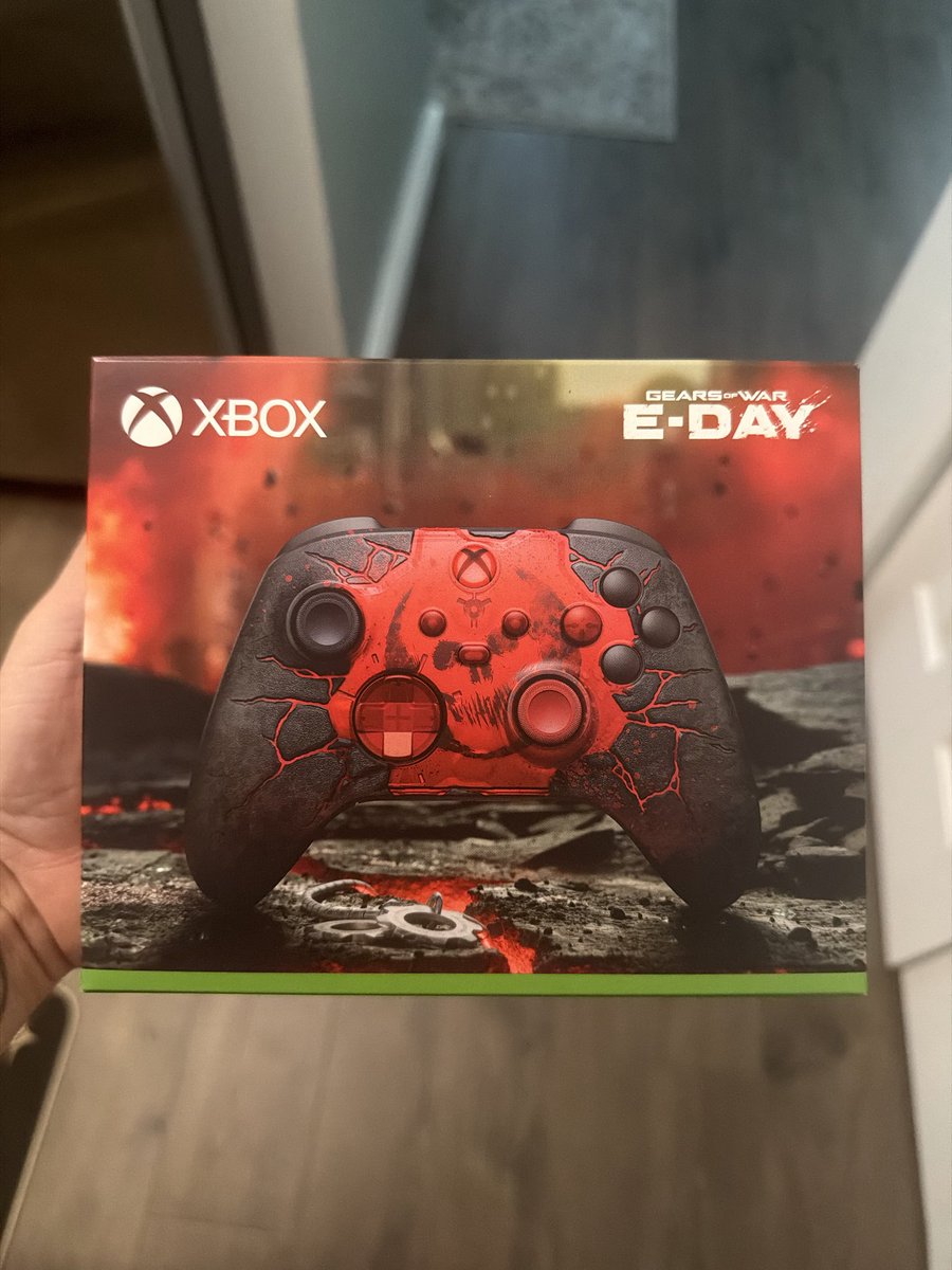 CallMeFlake's tweet photo. Got this cutie in the mail today! #Xbox #Eday #GearsOfWar https://t.co/qxGNBiUQQf