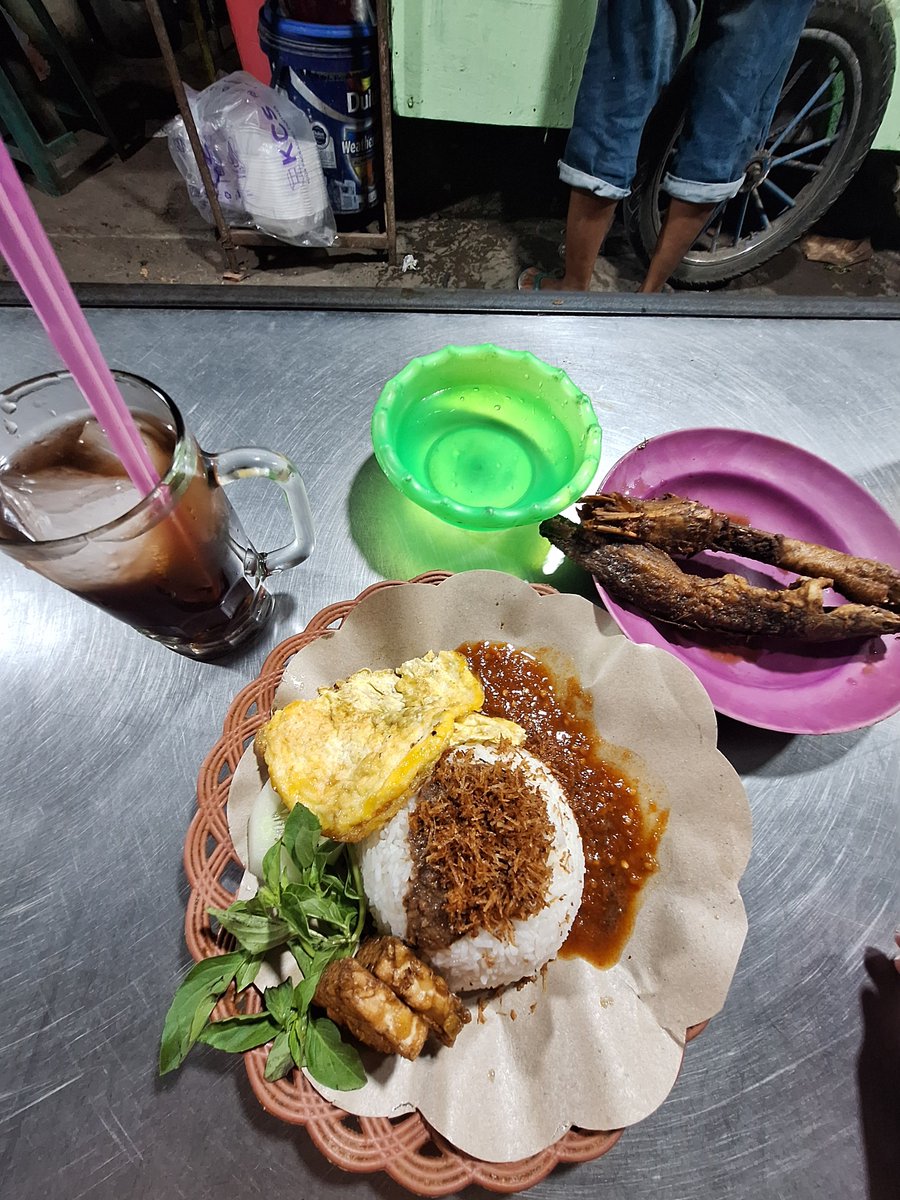 rully_maskavi's tweet photo. Makan all https://t.co/ujfAAQSgAI