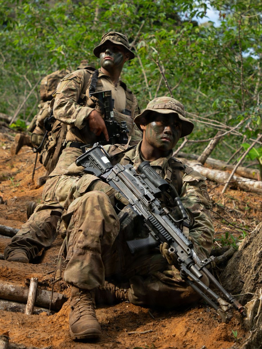 Southcom's tweet photo. Into the jungle.
Soldiers with the 1-505th Parachute Infantry Regiment, 82nd Airborne Division, conduct the final assault of exercise Southern Vanguard 2026 in Sauce, Peru, Sept. 17, 2026.

During the recent #SouthernVanguard26 exercise, hosted by Peru, 400 warfighters from the U.S., Argentina, Chile, and Peru trained together in the demanding Amazon jungle. The rigorous, combined training strengthened tactical interoperability — reinforcing the collective capability of regional partners to deter and respond to security threats in the Western Hemisphere.

@USArmyWHC @DeptofWar @SecWar @USArmy