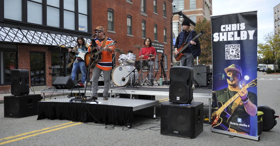 RailersHC's tweet photo. 🎉 Join us from 3-5pm on Commercial Street on October 17th for a block party presented by @BeatboxBevs. There will be live music, games, appearances from Trax and the Railers Cheer Team, and more!

Still need tickets? Get yours today: https://t.co/llVWuyueWc https://t.co/V5bgbPPVvL