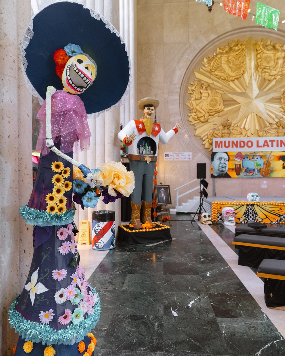 StateFairOfTX's tweet photo. One of the most beautiful stops on your Fair day is waiting in the Hall of State! Celebrate culture, tradition, art, and the spirit of Día de los Muertos at Mundo Latino. 

Be sure to add this exhibit to your must-see list while you’re here! 🤠

📸: Brad Smith (@disasterfilm) https://t.co/Kb6klQDMLV