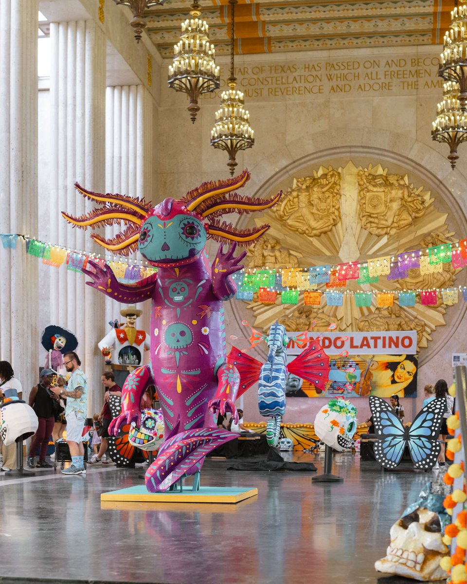 StateFairOfTX's tweet photo. One of the most beautiful stops on your Fair day is waiting in the Hall of State! Celebrate culture, tradition, art, and the spirit of Día de los Muertos at Mundo Latino. 

Be sure to add this exhibit to your must-see list while you’re here! 🤠

📸: Brad Smith (@disasterfilm) https://t.co/Kb6klQDMLV