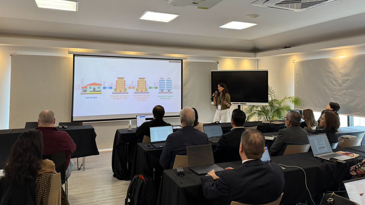 LACTLD's tweet photo. #LACTLD apoyó y participó en la edición 2026 de la Escuela de Transformación Digital e Innovación en América Latina. El evento se llevó a cabo del 21 al 24 de septiembre en la Casa de Internet de Latinoamérica y el Caribe 🌐 🇺🇾
https://t.co/QadlBeZLRW https://t.co/yns24QmfLl