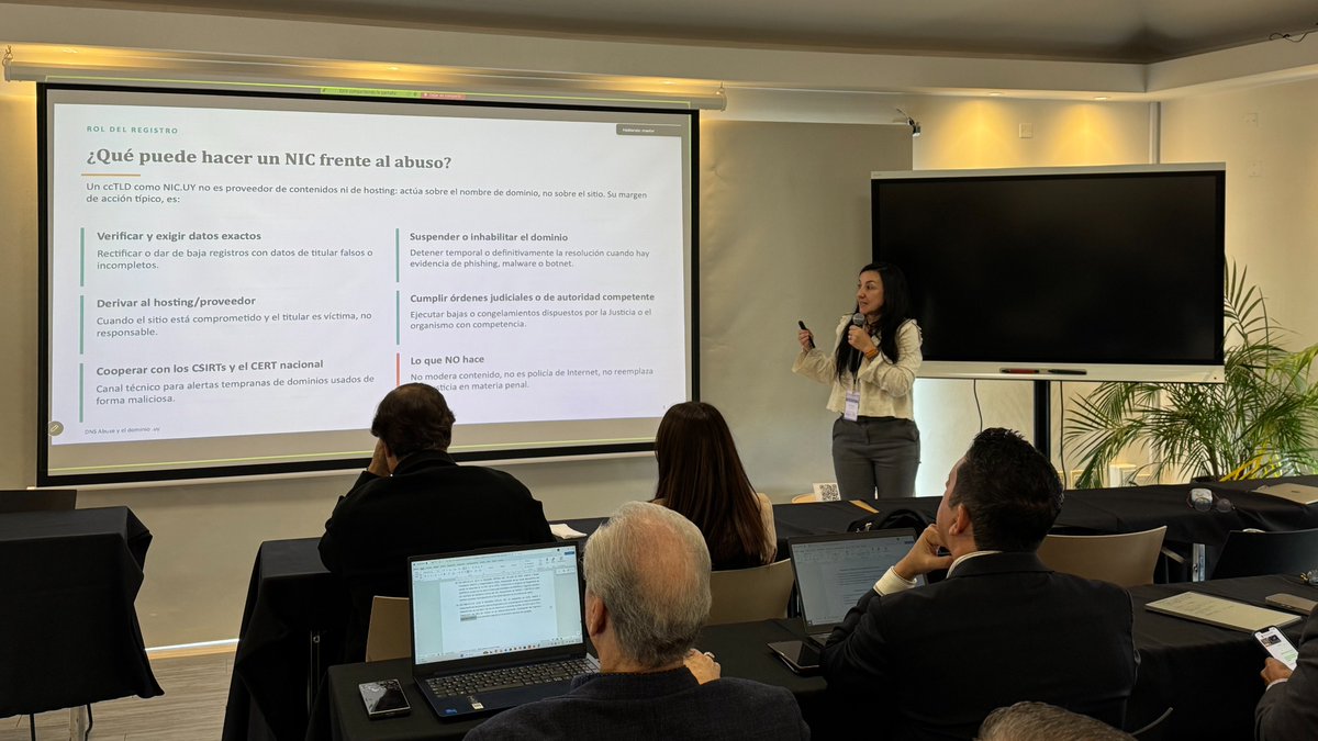 LACTLD's tweet photo. #LACTLD apoyó y participó en la edición 2026 de la Escuela de Transformación Digital e Innovación en América Latina. El evento se llevó a cabo del 21 al 24 de septiembre en la Casa de Internet de Latinoamérica y el Caribe 🌐 🇺🇾
https://t.co/QadlBeZLRW https://t.co/yns24QmfLl