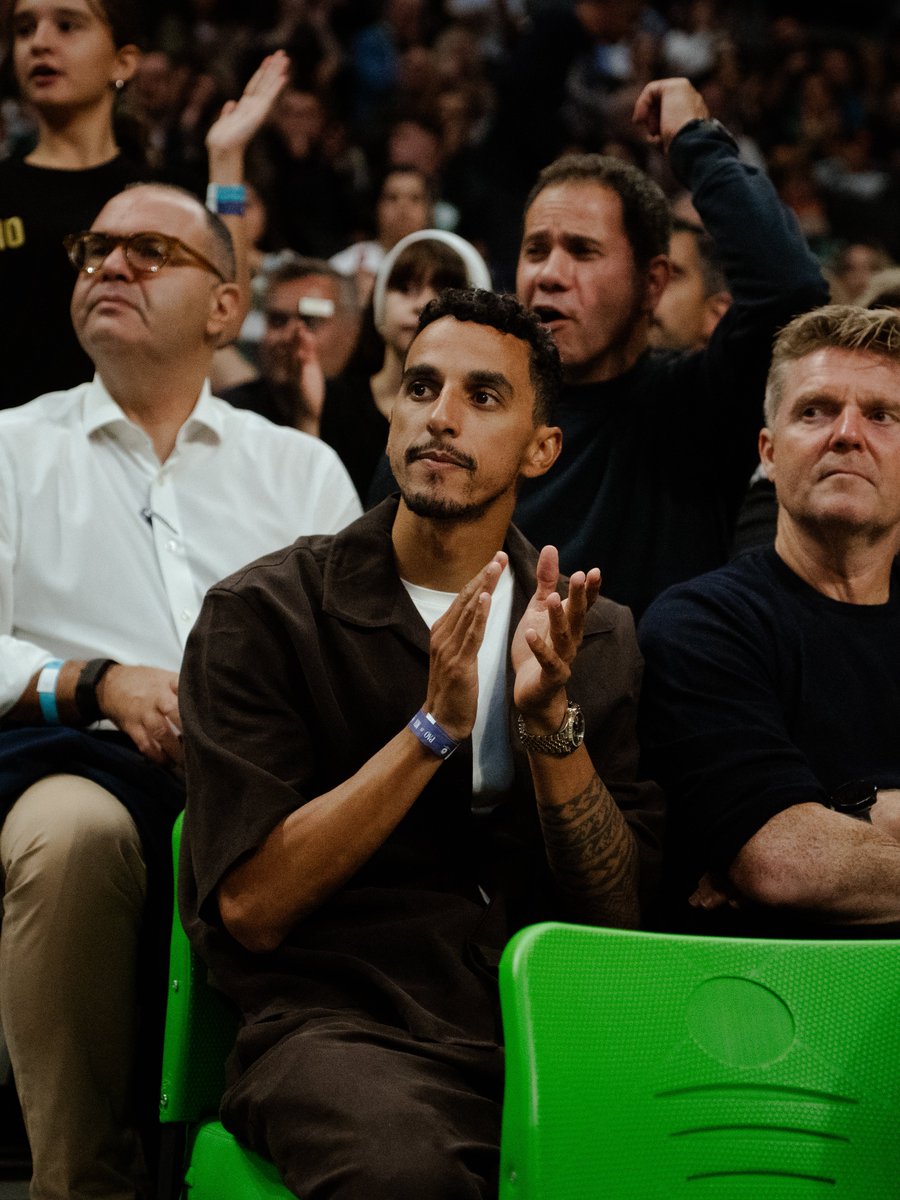 EuroLeague's tweet photo. A touch of @Conf_League football on a EuroLeague night!

@paofc_ in the house 🫀 https://t.co/Fn7vHU6fKP
