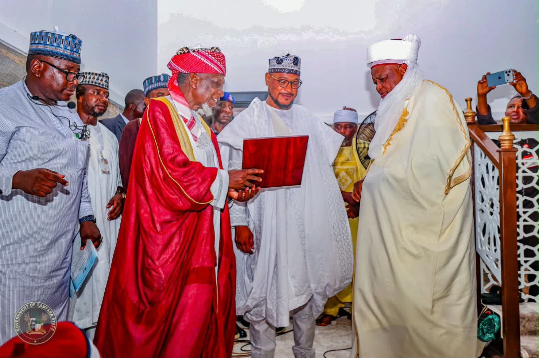 Mrfizzy_10's tweet photo. PRESS STATEMENT FROM ZAMFARA STATE 

ZAMFARA @ 30: GOV. LAWAL COMMISSIONS INFRASTRUCTURE PROJECTS, DECLARES HIS RESCUE MISSION A SUCCESS

Governor Dauda Lawal declared that his administration's rescue mission is transforming Zamfara State across critical sectors.

On Thursday, the governor began a series of events and project commissioning to mark Zamfara State's 30th Anniversary.

The 30th Anniversary and commissioning were attended by the Pioneer Military Administrator of Zamfara State, Col. Jibril Bala Yakubu (Rtd.), former governors Ahmed Sani Yarima and Mahmud Aliyu Shinkafi, and other dignitaries.

During his speech at the National Independence Day parade and Zamfara's 30th Anniversary at the Trade Fair Complex in Gusau, Governor Lawal said Zamfara has moved from despair to an era of clear execution, transparency, and sustainable development.

He said, "Today, we join Nigerians in celebrating Independence Day and mark three decades since Zamfara State was created on October 1, 1996. Alhamdulillah for Allah's grace, mercy, and protection that have guided us through trials and triumphs, uniting us in a shared destiny.

"As we watched our gallant security forces, paramilitary agencies, vibrant students and youth march in unity on this parade ground, we were reminded of the resilience that defines the Nigerian spirit and, most specifically, the strength of character of our people.

"We must reflect intentionally on the profound sacrifices of our founding fathers, who fought tirelessly to break the chains of colonial rule and give birth to a free, sovereign nation. We owe them an eternal debt of gratitude for protecting this country's unity, peace, and territorial integrity.

"As we look forward to the next decade, we must understand that true independence demands collective responsibility. Government alone can't do this. I call on traditional rulers, religious scholars, civil servants, traders, and our resilient youth to unite. We must set aside divisions—ethnic, political, sectarian—and protect the peace we fought for."

On Friday, Governor Lawal commissioned phase III of the renovated and modernised J.B. Yakubu Secretariat in Gusau as part of his effort to rebuild government institutions and create a modern, efficient, technology-enabled, results-oriented Public Service for Zamfara State.

The J.B. Yakubu Secretariat houses critical Ministries, Departments, and Agencies whose responsibilities span virtually every aspect of governance and service delivery.

Governor Lawal said modernising the Secretariat will deepen coordination among MDAs, strengthen communication, promote institutional synergy, and support faster, more effective implementation of government decisions.

"Today's occasion is significant as we welcome His Excellency, Col. Jibril Bala Yakubu (Rtd.), Zamfara's pioneer Military Administrator, after whom this Secretariat is named. As Zamfara marks thirty years since its creation, it's fitting that a leader from our foundation is here to witness this milestone."

Earlier, the pioneer Military Administrator of Zamfara State, Col. Jibril Bala Yakubu (Rtd.), lauded Governor Lawal's giant strides, particularly in infrastructure, education, and health.

On the same Friday, His Eminence, the Sultan of Sokoto, Alhaji Muhammadu Sa'ad Abubakar III, CFR, mni, commissioned the reconstructed and remodelled Jumu'at Mosque (Yardole) and its attached shopping complex.

The mosque, named after Malam Sambo Dan Ashafa, a renowned Islamic scholar and companion of the great (MUJADDADI) and leader of the 1st Sokoto Jihad, Sheikh Uthman Ibn Fodiyo, will also serve as an Islamic and research learning centre.

SULAIMAN BALA IDRIS
Spokesperson for the Zamfara Governor
October 02, 2026