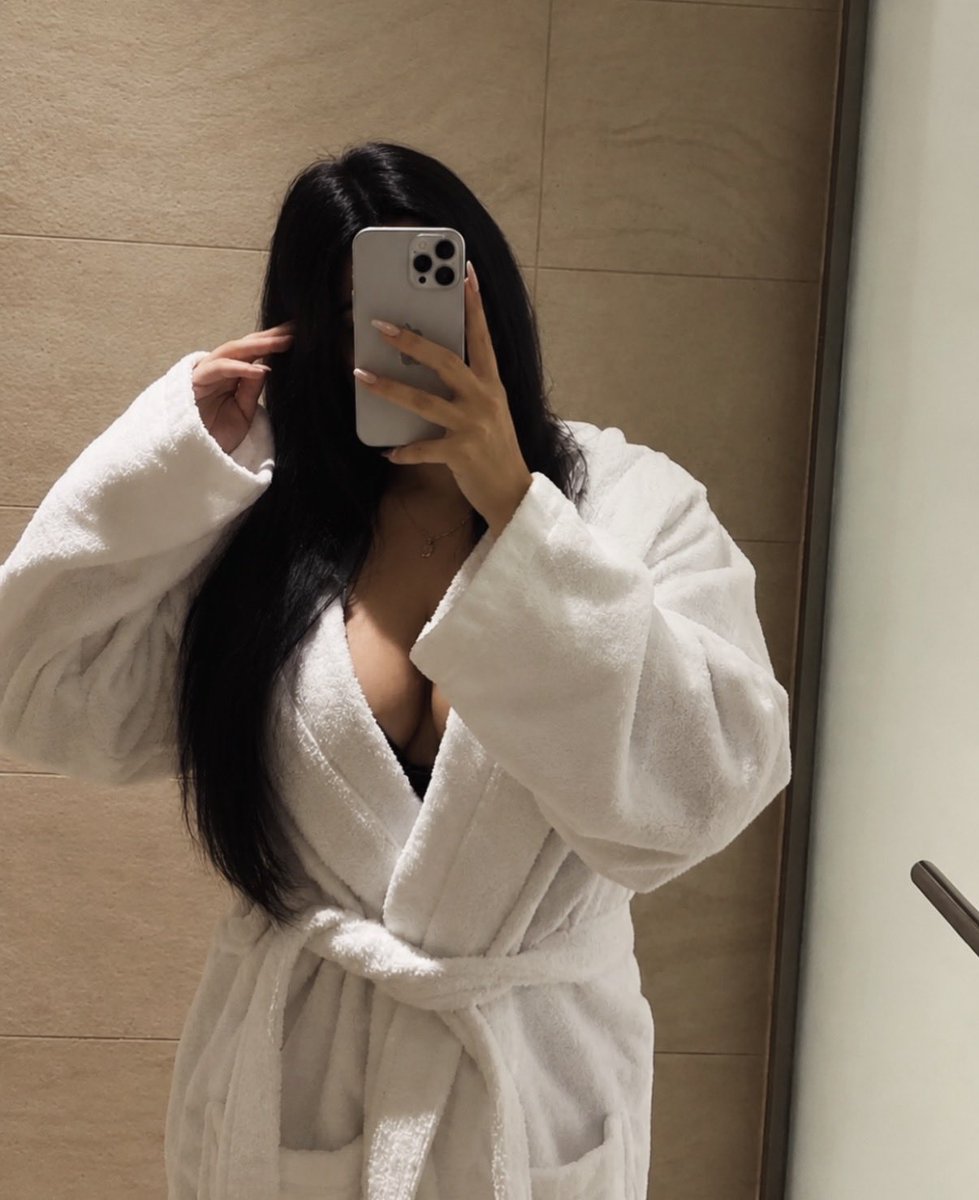 sanjana_astro's tweet photo. Soft robe, fresh out of the shower energy. https://t.co/a0NHsD6yI1