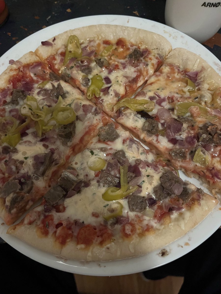 koponen_os89186's tweet photo. KEBAB PIZZA OCH PÅ SPÅRET TJENA TJEJER SPANA IN DE HÄR HAHAHAHA https://t.co/ketimBEd6Q