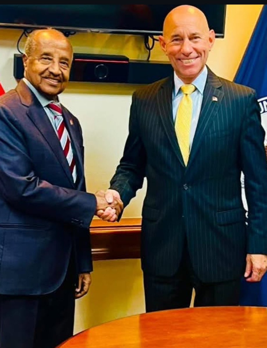 halibetsahil's tweet photo. ላዕለዋይ ሰበስልጣን ኤርትራ ፡ ምስ ሰበ ስልጣን ኣመሪካ ተራኺቡ። 

ብሚኒስተር ጉዳያት ወጻኢ ዑስማን ሳልሕ ዝምራሕ ልኡኽ ኤርትራ፡ ትማሊ ኣብ ዋሽንግተን፡ ምስ ምክትል ሚኒስተርጉዳያት ወጻኢ ኣመሪካ ንፖለቲካዊ ጉዳያት ወ/ሮ ኣሊሰን ሁከር፡ ከምኡ'ውን፡ ተሓጋጋዚ ጸሓፊ ኣፍሪቃ ሚስተር ፍራንክ ጋርስያ ተራኪቡ።
#Eritrea #USA
