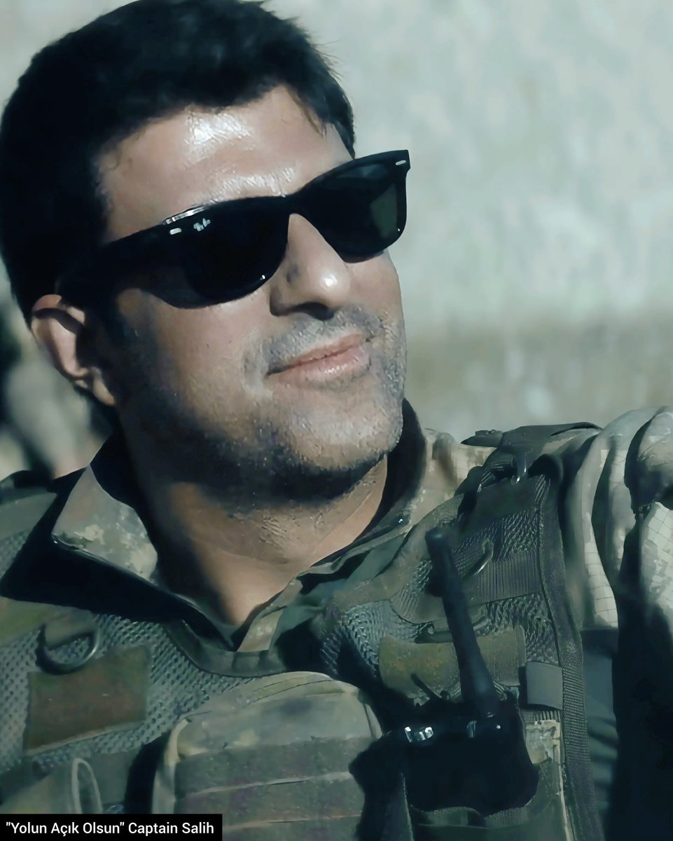 karabatakaal's tweet photo. "Yolun açık olsun". Captain Salih on his way to Dalyan. Another brilliant and moving acting performance. A psychological portrait of a soldier delivered by Engin.😎

#EnginAkyürek #YolunAçıkOlsun #EnginAkyurek https://t.co/a4dexM1VFW