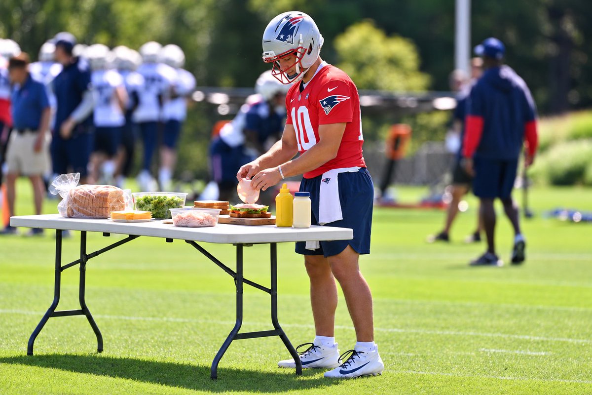 TheNFLDrop's tweet photo. Patriots QB Drake Maye says he has been “heavily improving” at practice lately https://t.co/8gAVQSgedJ